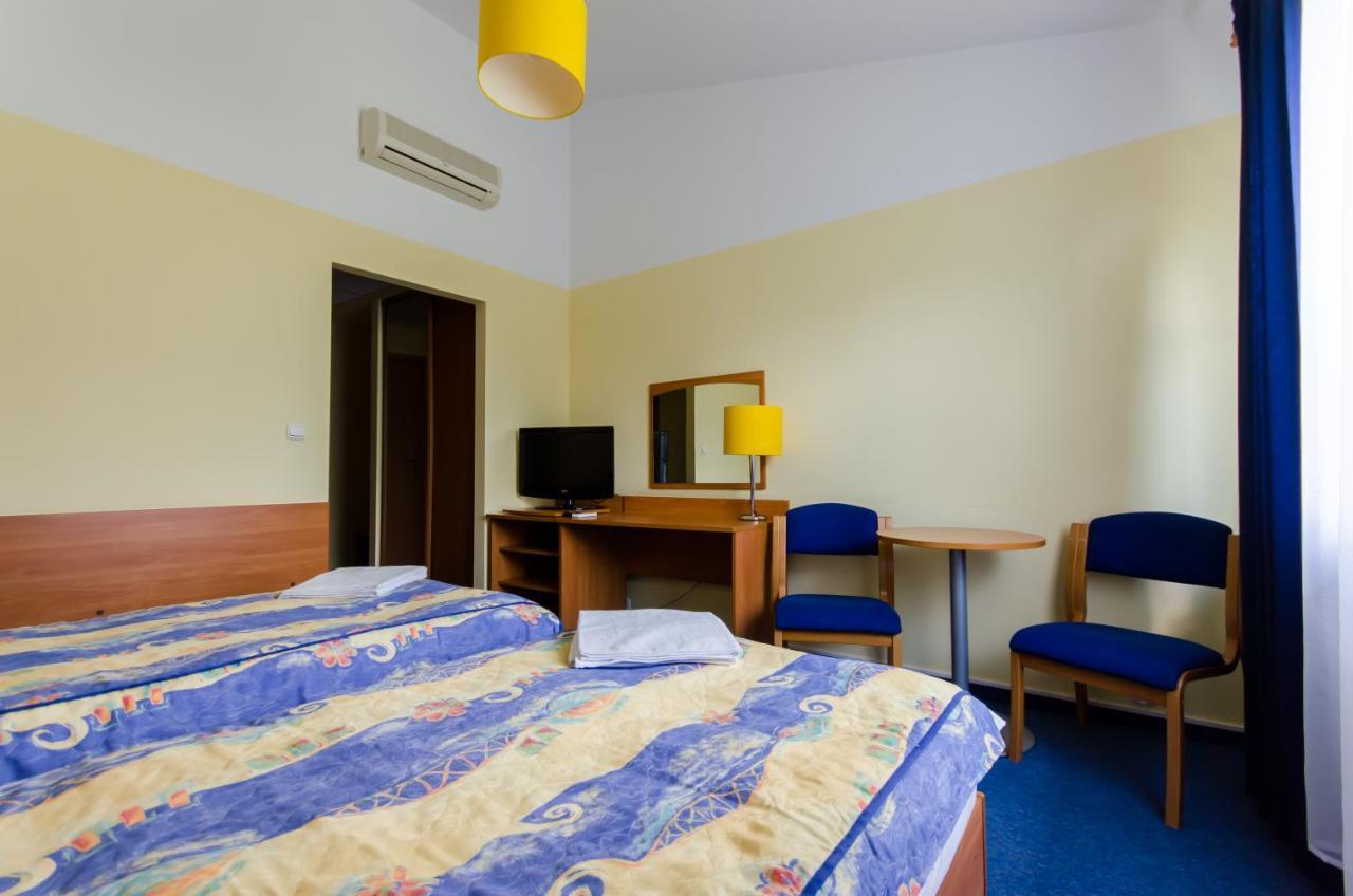 Hotel A4 Airport Krakow Mop Morawica Aleksandrowice  Extérieur photo